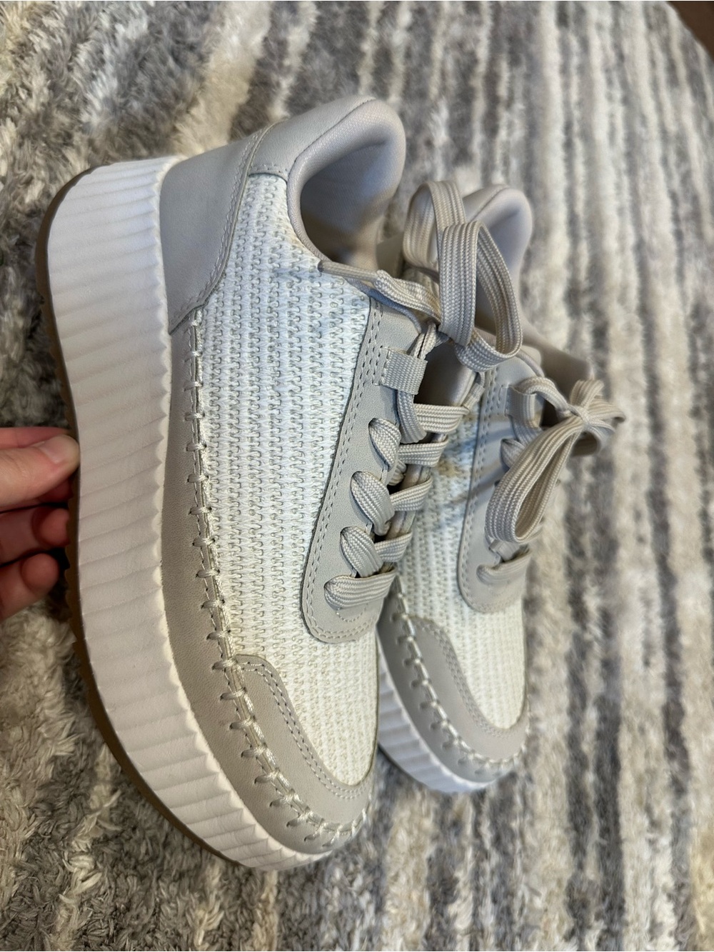Women’s shoes